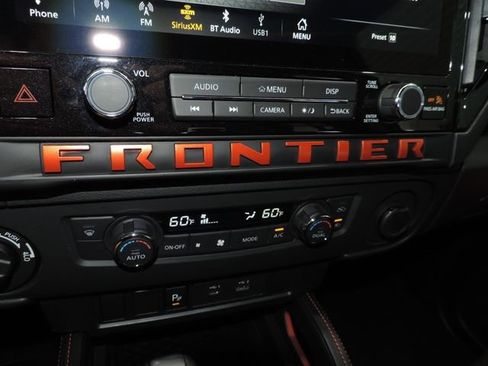 Used 2025 Nissan Frontier PRO-4X AWD/4WD image 27