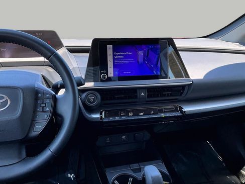 Used 2025 Toyota Prius LE FWD image 6