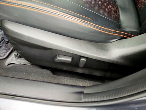 Used 2022 Subaru Crosstrek 2.5i Limited w/ Moonroof Package 2 image 12