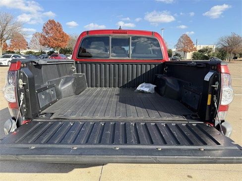 Used 2014 Toyota Tacoma PreRunner image 29