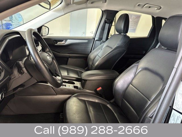 Used 2025 Ford Escape Platinum AWD/4WD image 12