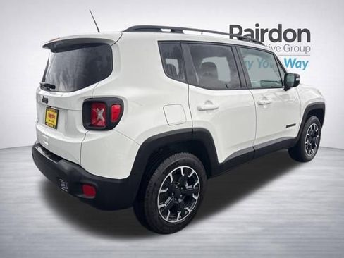 Used 2023 Jeep Renegade Latitude AWD/4WD image 7