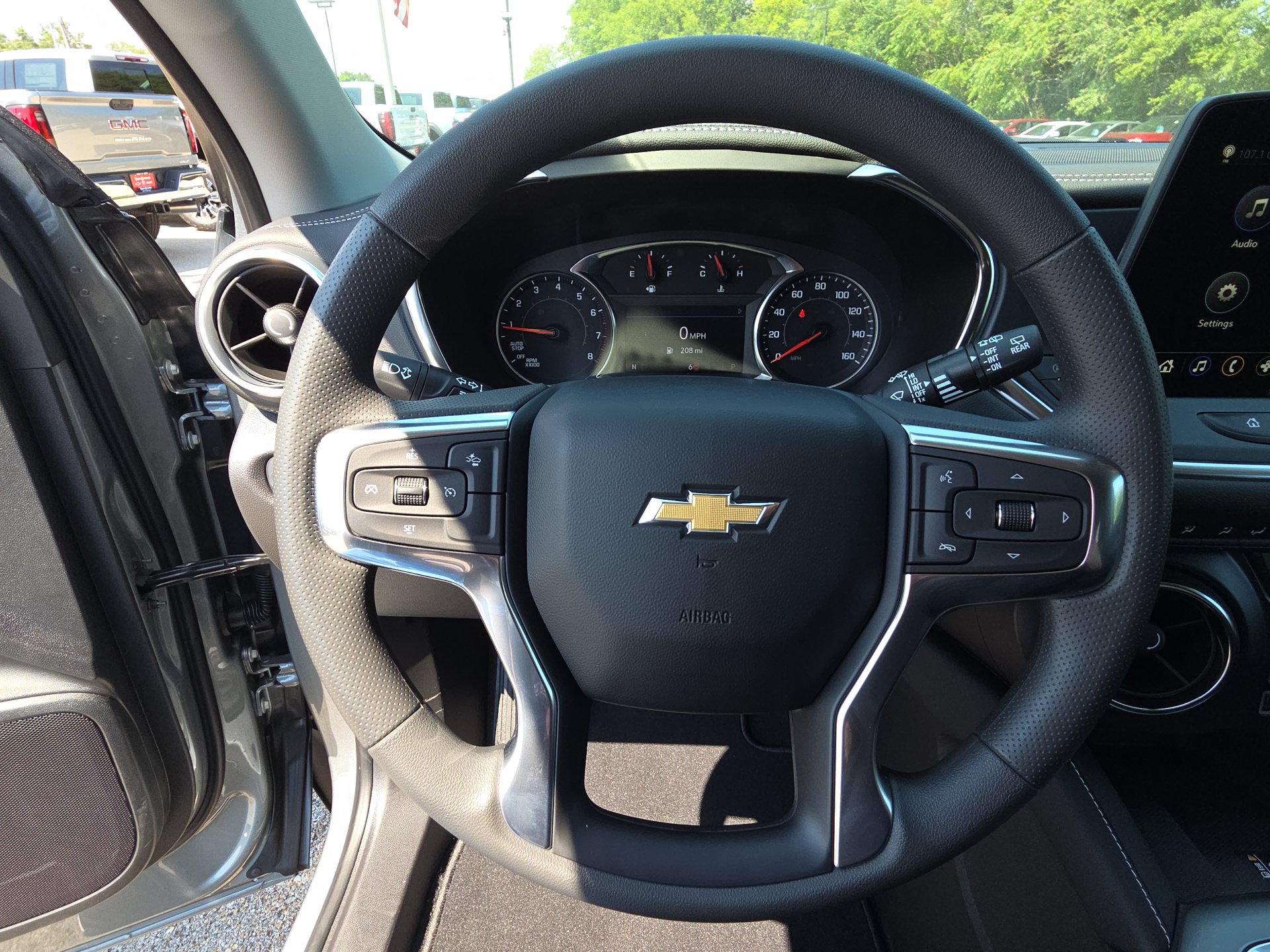 New 2026 Chevrolet Blazer LT w/ Convenience Package FWD image 17