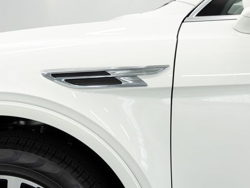 New 2026 Bentley Bentayga AWD/4WD image 17