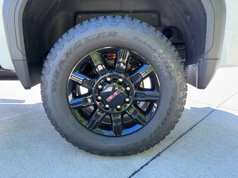 New 2026 GMC Sierra 2500 AT4 w/ AT4 Premium Plus Package AWD/4WD image 36
