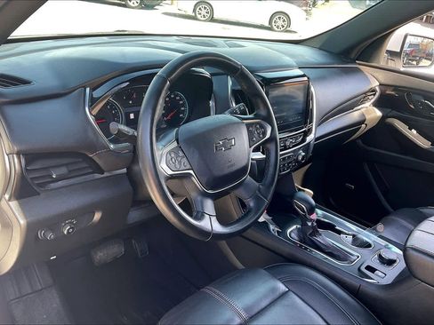 Used 2023 Chevrolet Traverse RS image 17