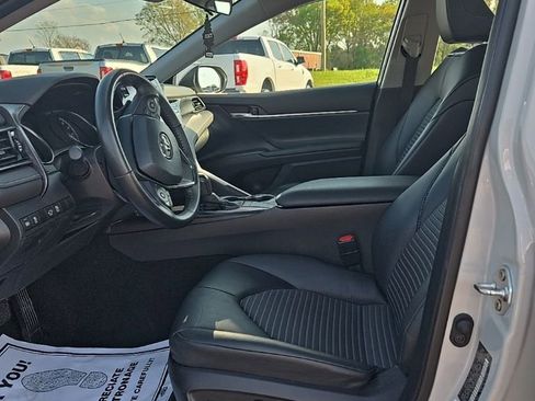 Used 2024 Toyota Camry SE image 9