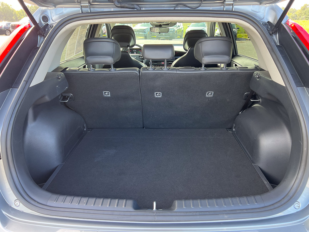 Used 2025 Kia Niro EX FWD image 7