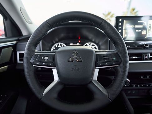 New 2026 Mitsubishi Outlander AWD image 42