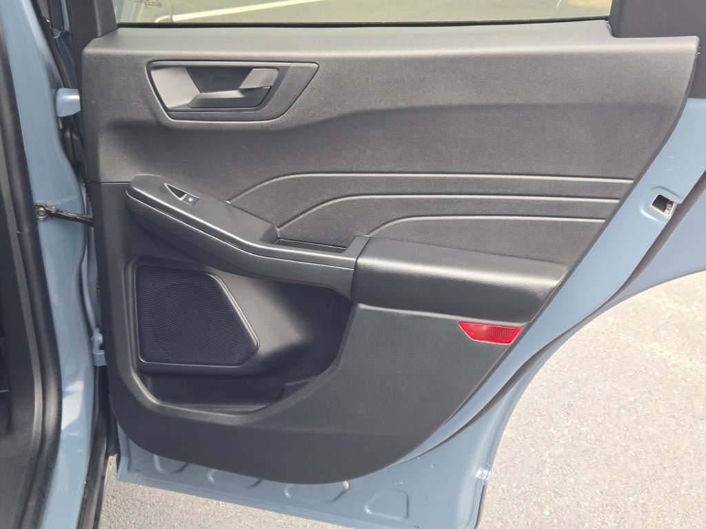 Certified 2025 Ford Escape Active w/ Cold Weather Package AWD/4WD image 8