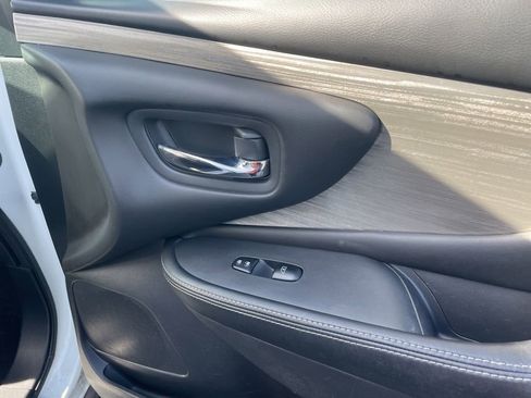 Used 2017 Nissan Murano S image 36