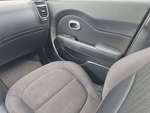 Used 2019 Kia Soul w/ Convenience Package FWD image 18