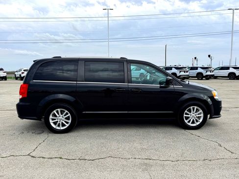 Used 2018 Dodge Grand Caravan SXT image 5