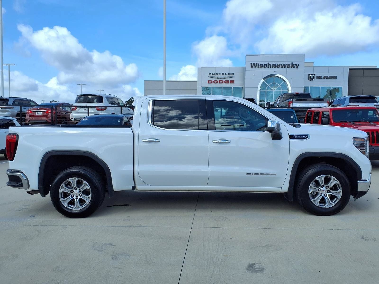 Used 2025 GMC Sierra 1500 SLT RWD image 5
