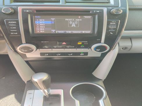 Used 2014 Toyota Camry LE FWD image 10