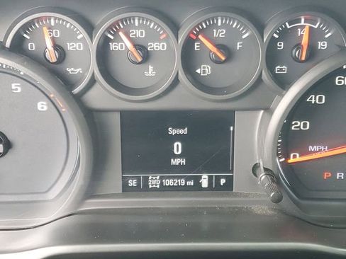 Used 2020 Chevrolet Silverado 2500 Custom w/ Custom Value Package image 16