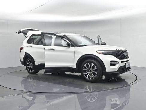 Used 2022 Ford Explorer ST-Line RWD image 39
