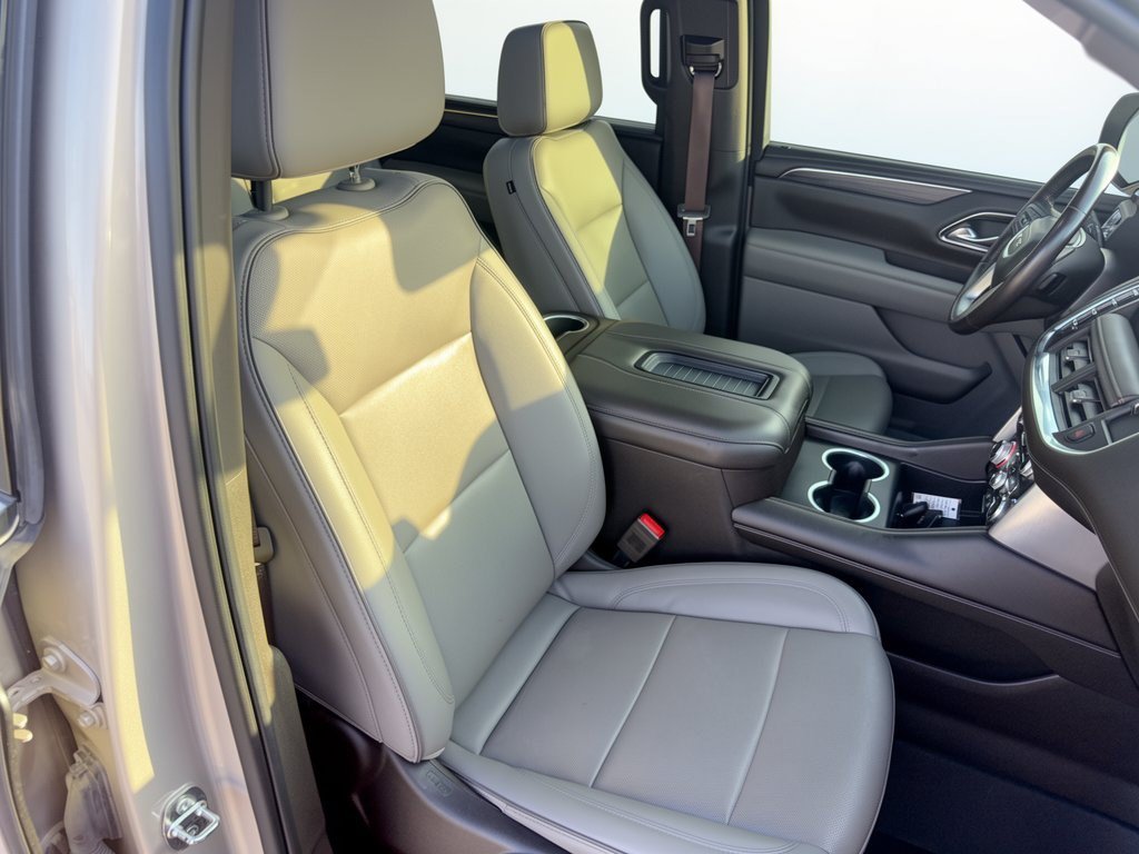 Used 2023 GMC Yukon XL SLT AWD/4WD image 30