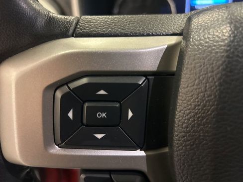 Used 2022 Ford F250 Lariat w/ Black Appearance Package image 21