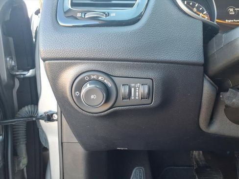 Used 2019 Jeep Compass Limited image 14