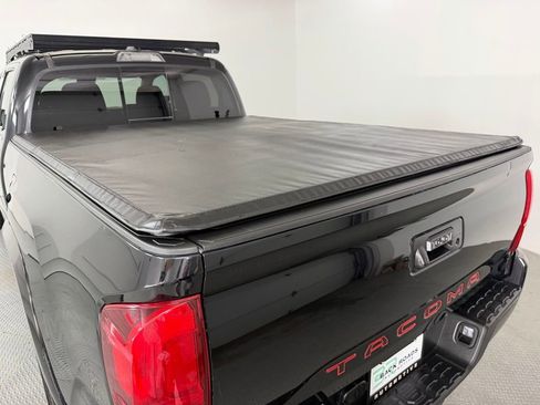 Used 2022 Toyota Tacoma SR5 w/ Technology Package RWD image 55