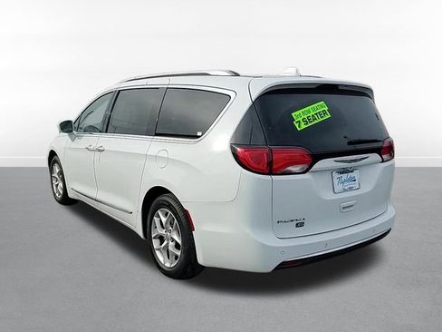 Used 2019 Chrysler Pacifica Touring-L image 5