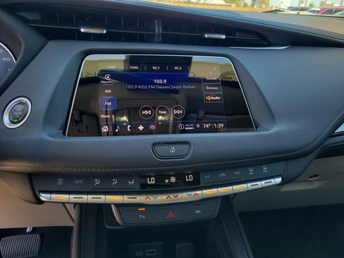 Certified 2022 Cadillac XT4 Luxury w/ Driver Awareness Package image 21