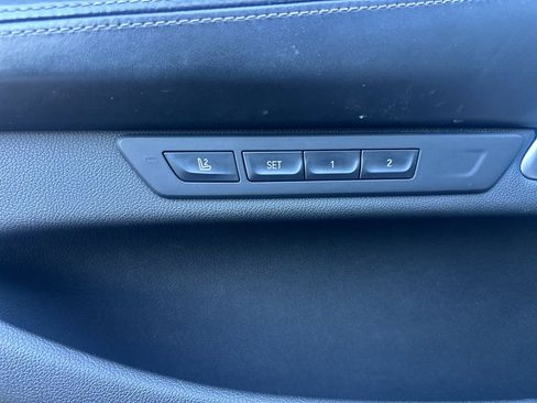 Used 2022 BMW 740i xDrive w/ Premium Package image 29