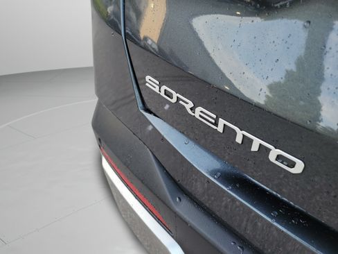 Certified 2024 Kia Sorento S AWD/4WD image 31