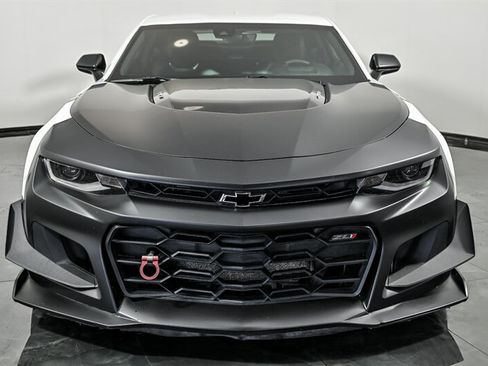 Used 2021 Chevrolet Camaro ZL1 RWD image 4