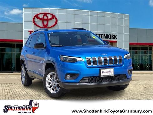 Used 2022 Jeep Cherokee Latitude Lux image 1