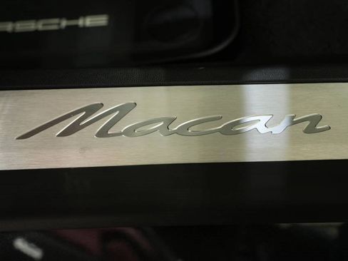 Used 2025 Porsche Macan Electric image 30