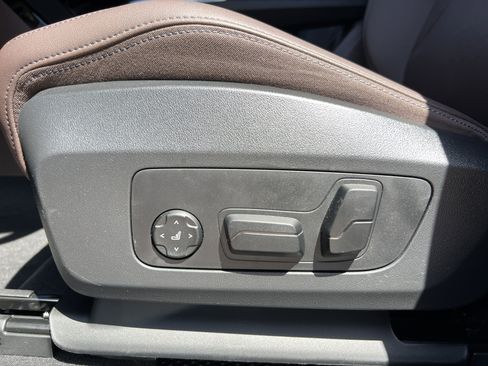 Used 2025 BMW X2 xDrive28i image 37