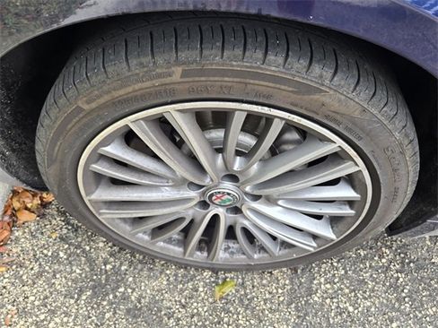 Used 2017 Alfa Romeo Giulia Ti w/ TI Lusso Light Wood Package image 10