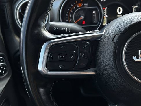 Used 2021 Jeep Wrangler Unlimited Sahara AWD/4WD image 13