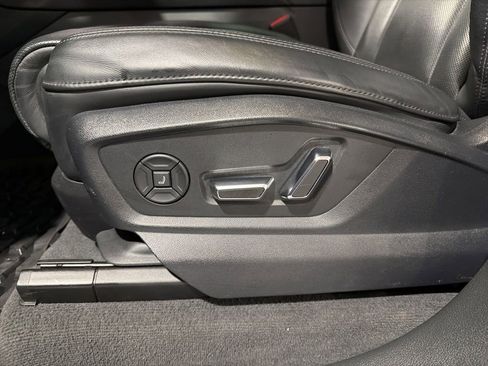 Used 2020 Audi Q8 Prestige w/ Prestige Package image 24