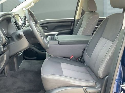 Used 2022 Nissan Titan SV image 13