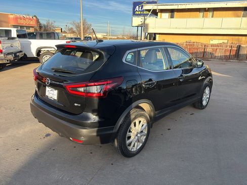 Used 2022 Nissan Rogue Sport S image 6