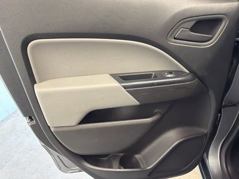 Used 2021 Chevrolet Colorado W/T w/ WT Convenience Package image 18