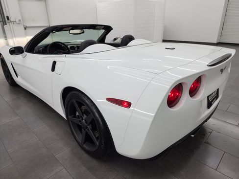 Used 2005 Chevrolet Corvette Convertible w/ Preferred Equipment Group RWD image 5
