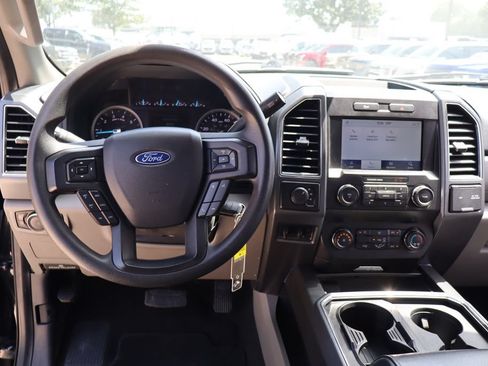 Used 2022 Ford F250 XLT w/ Black Appearance Package AWD/4WD image 18