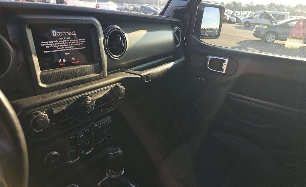 Used 2020 Jeep Gladiator Sport w/ Quick Order Package 24S AWD/4WD image 15