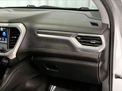 Used 2018 GMC Acadia SLT image 16