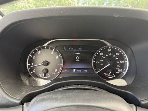 Used 2025 Nissan Frontier SV w/ SV Convenience Package RWD image 16