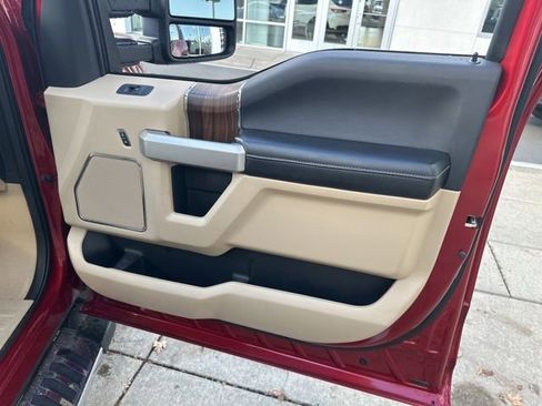 Used 2015 Ford F150 Lariat image 35