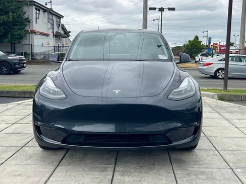 Used 2024 Tesla Model Y Long Range AWD/4WD image 4