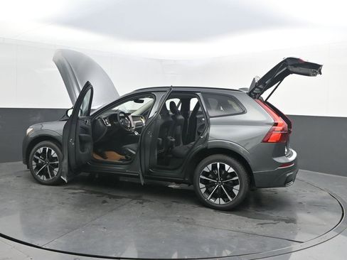 New 2026 Volvo XC60 B5 Plus w/ Climate Package AWD/4WD image 39