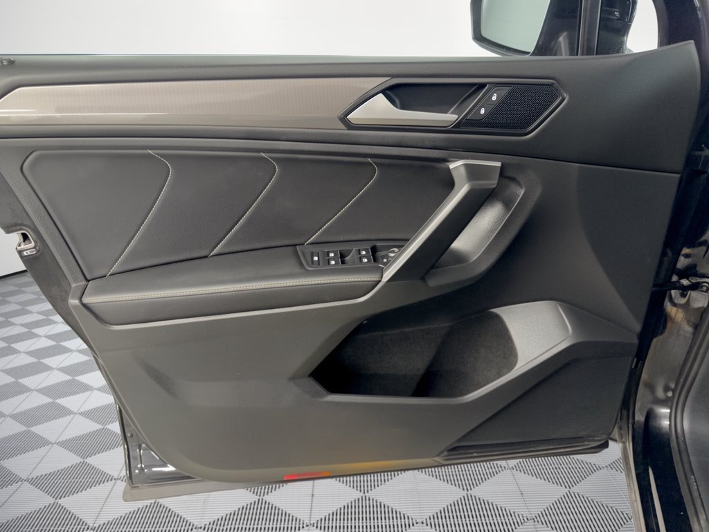 Used 2023 Volkswagen Tiguan SE FWD image 14