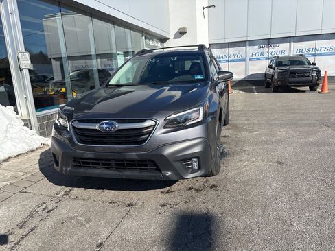 Used 2020 Subaru Outback Premium image 5