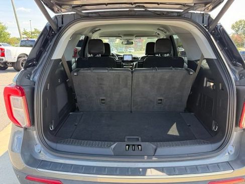 Used 2023 Ford Explorer Limited w/ Equipment Group 301A AWD/4WD image 13